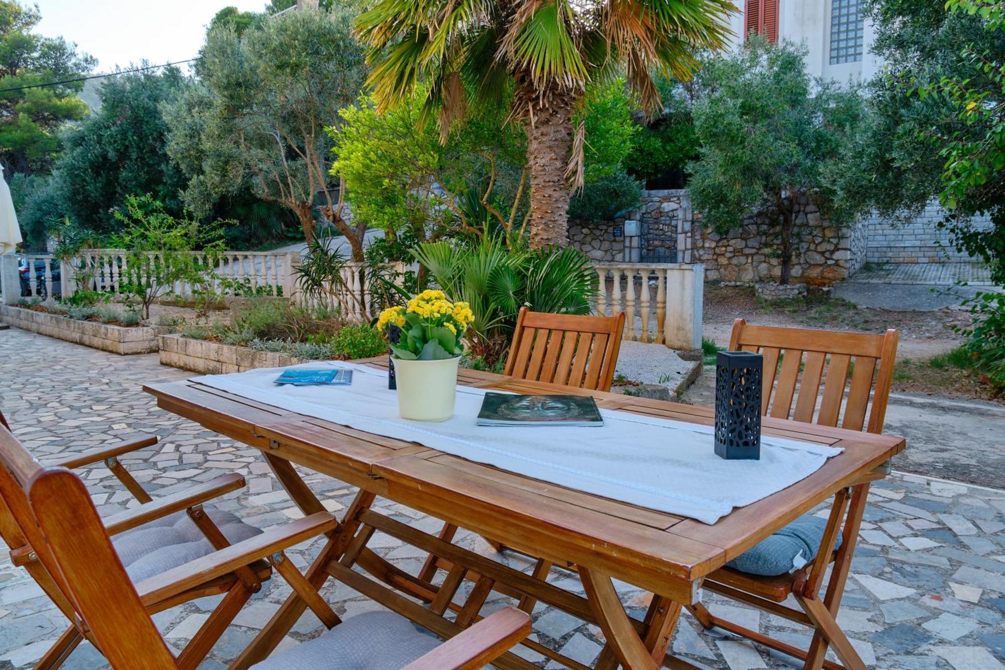 Apartment Pepermint - Iqm Destination Quality Veli Lošinj Екстериор снимка