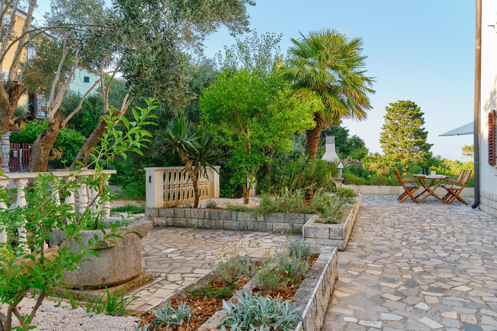 Apartment Pepermint - Iqm Destination Quality Veli Lošinj Екстериор снимка